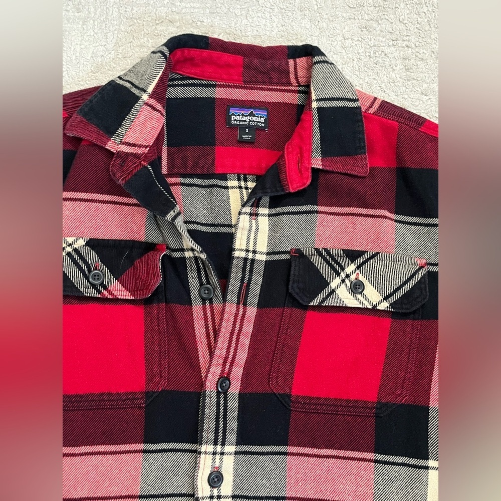 Patagonia Fjord Organic Cotton Flannel Button Up Shirt